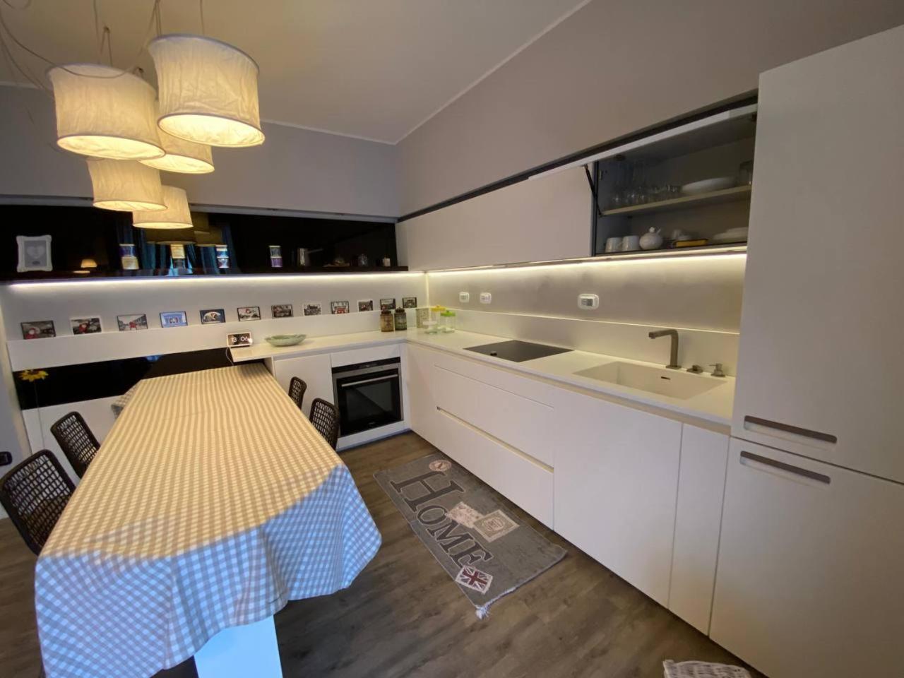 Desenzano Luxury Apartment Desenzano del Garda Exterior photo