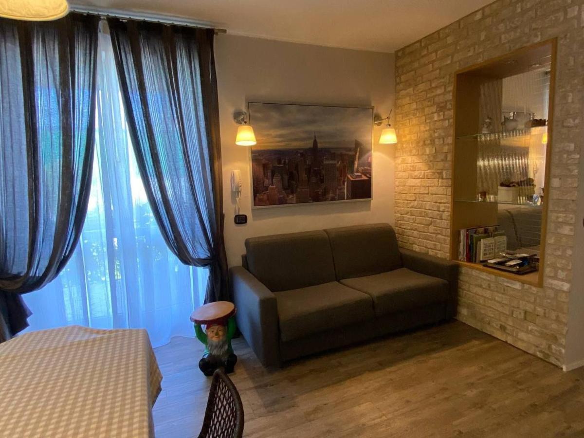 Desenzano Luxury Apartment Desenzano del Garda Exterior photo